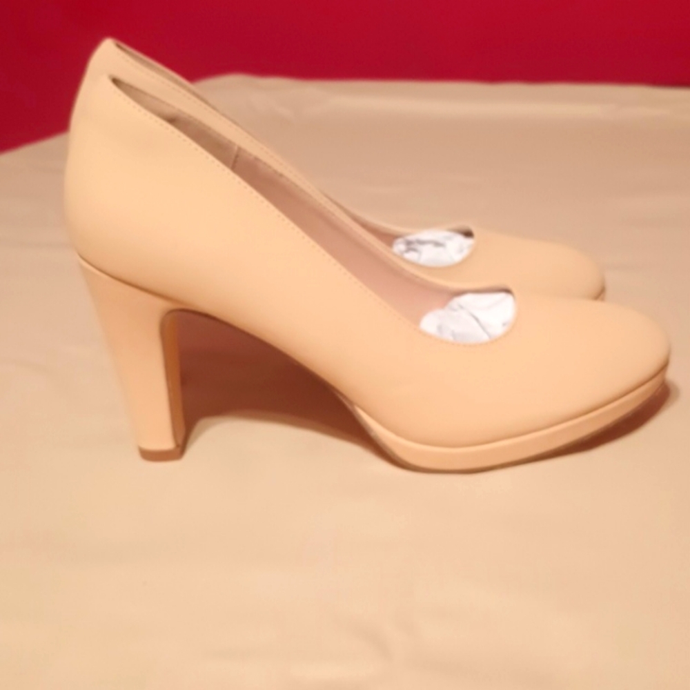 Wuorwu women's low platform high heels